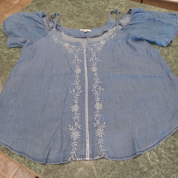 Maurices Women's Large Blue Denim Chambray Embroidered Off The Shoulder Top EUC - Picture 1 of 9